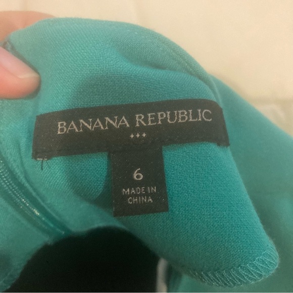 Ladies Banana Republic Green Dress with Cut Out Details - Picture 4 of 4